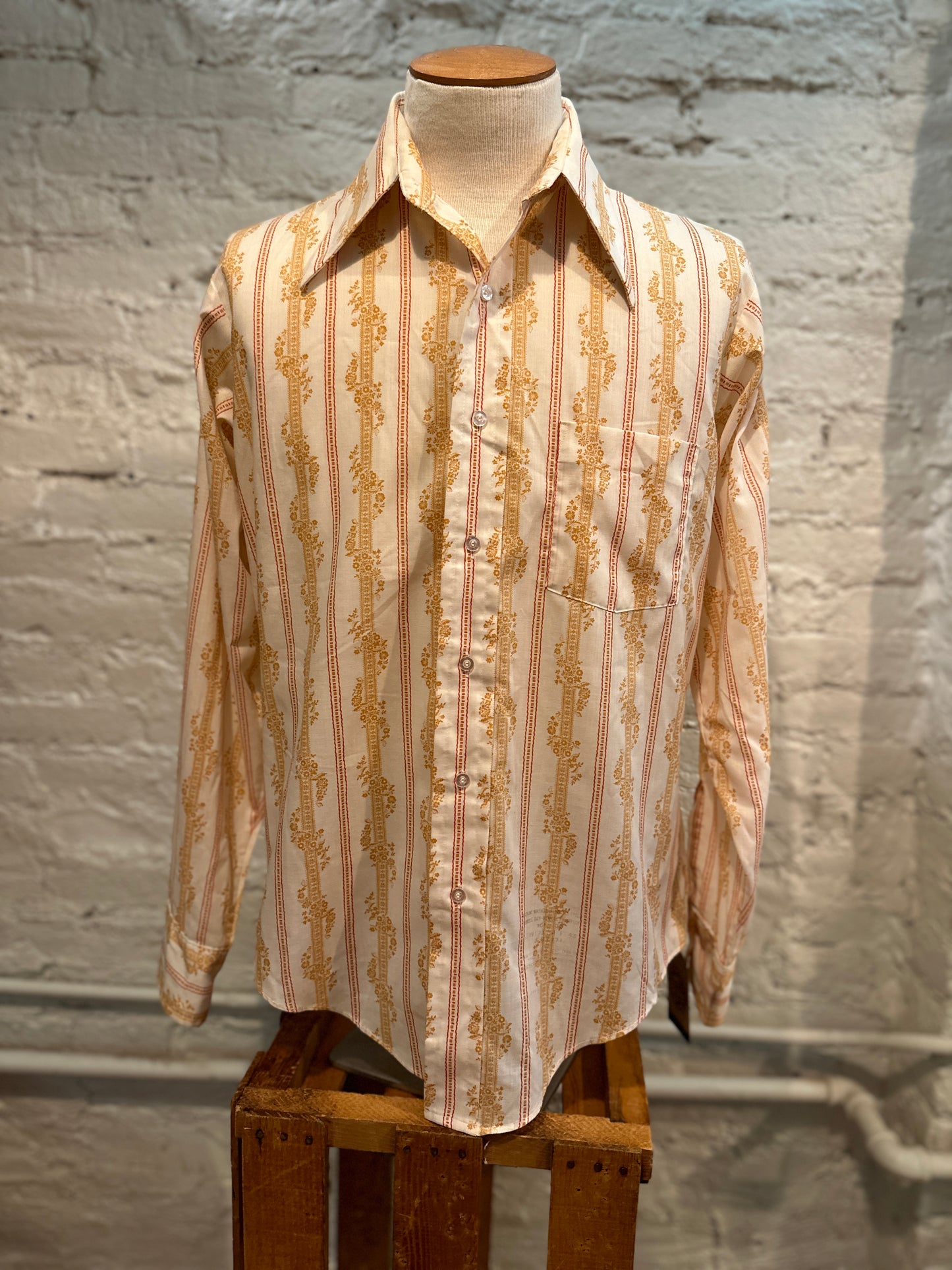 1970s Mens Van Heusen Button Up Shirt with Floral Stripes