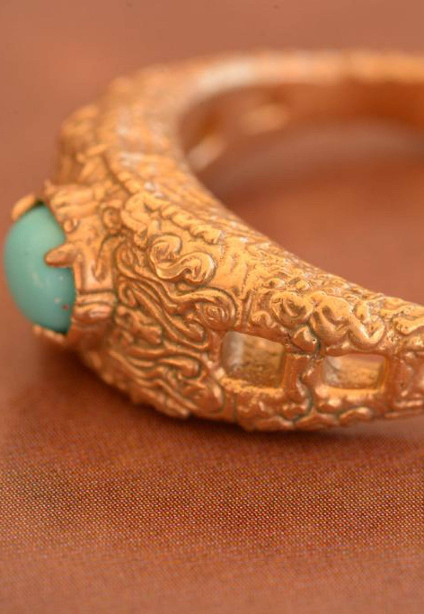 The Queen: Bronze / 6 / Red Garnet