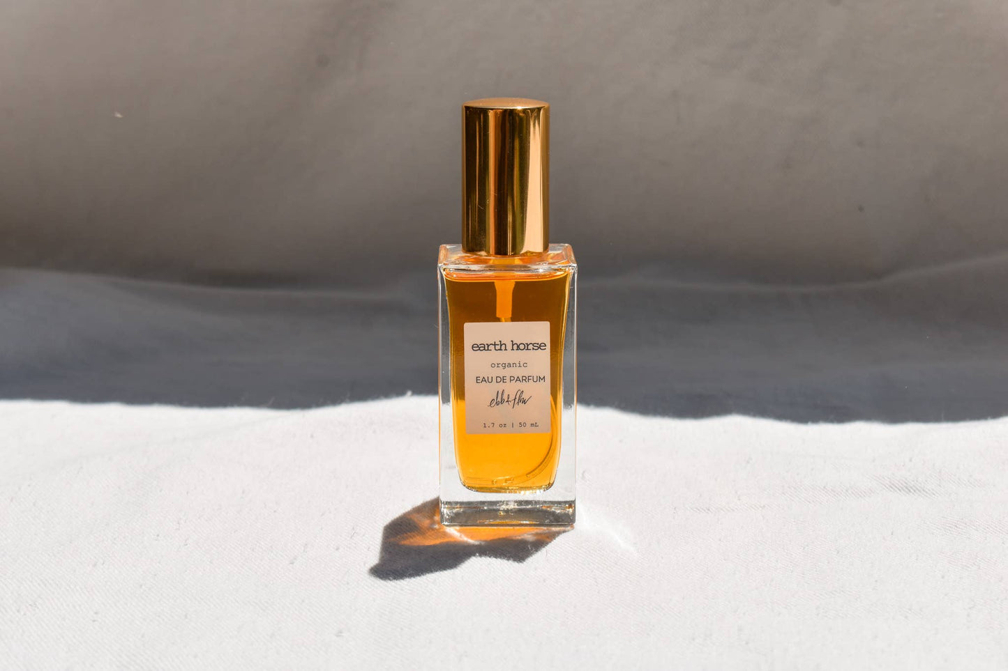 Earth Horse - Organic Perfume - Vetiver x Sandalwood x Amber: Travel / Mini