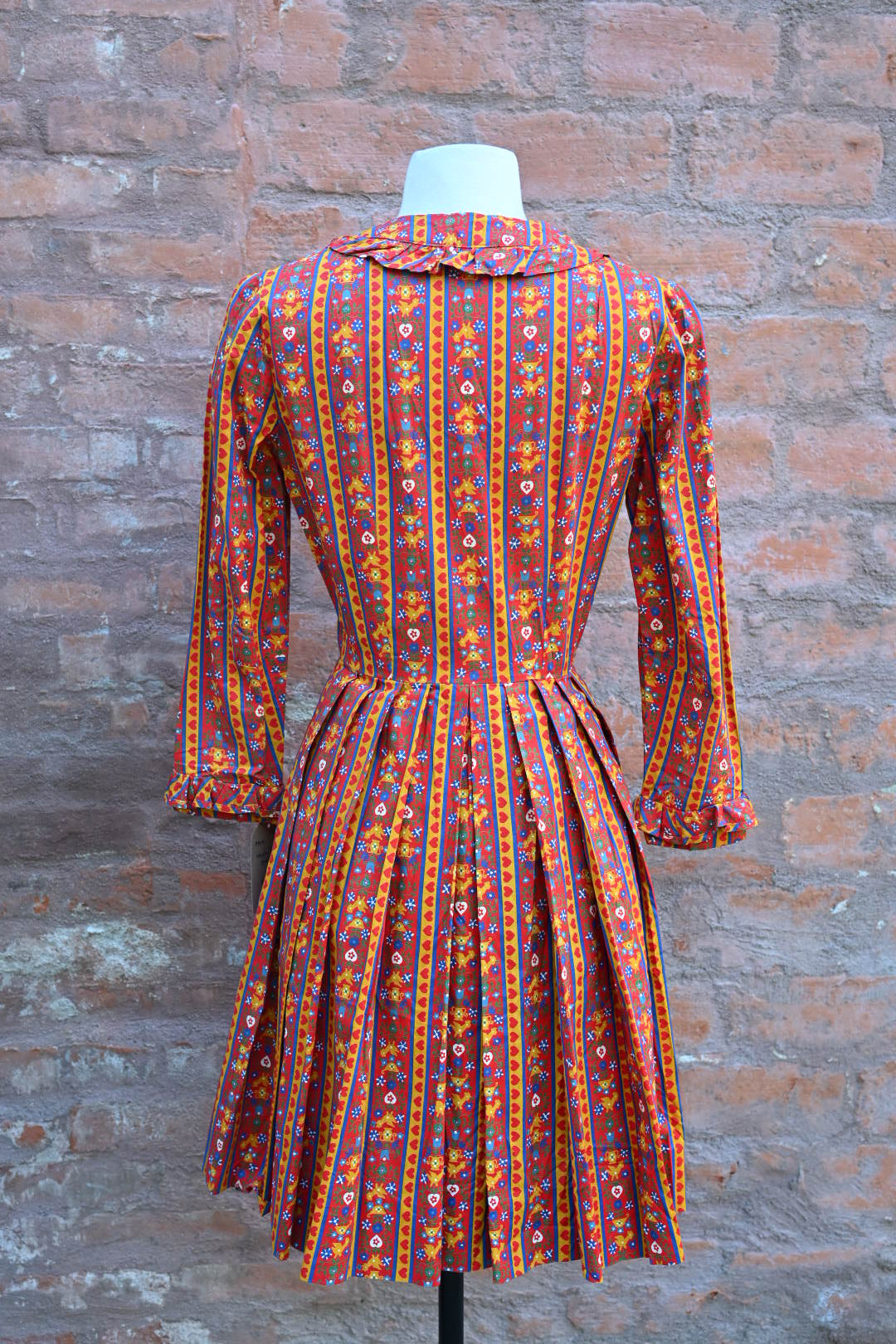 1960s Novelty Print Dress with Heart Buttons