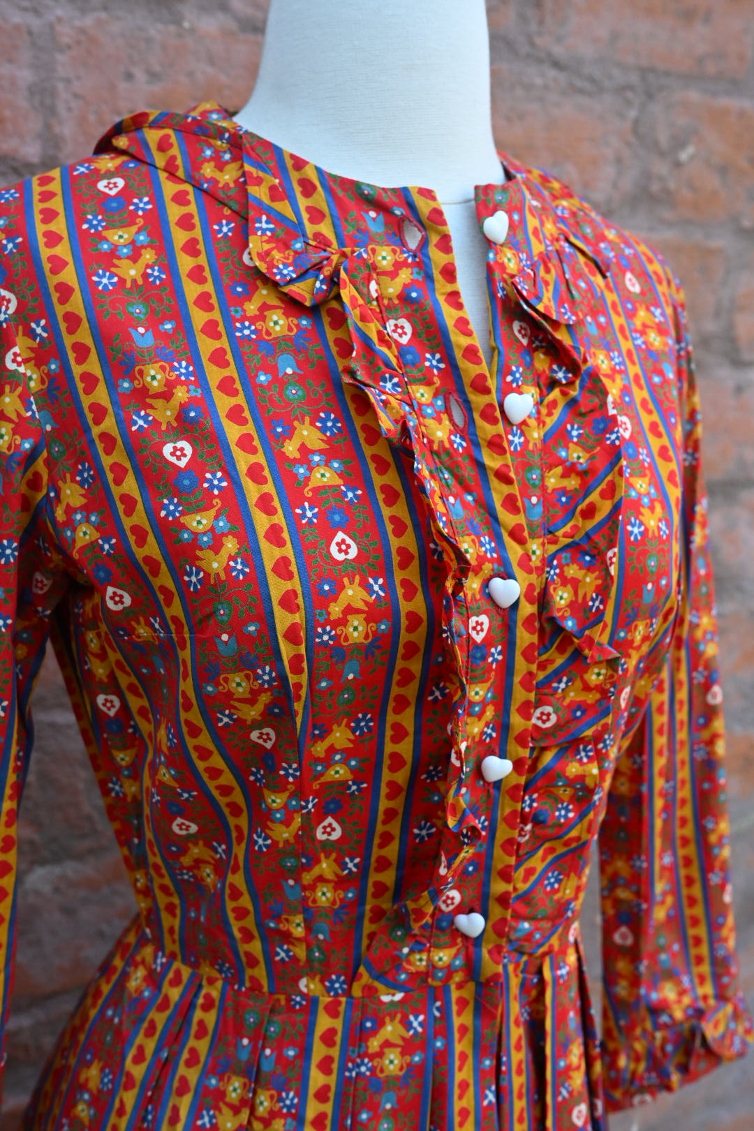 1960s Novelty Print Dress with Heart Buttons