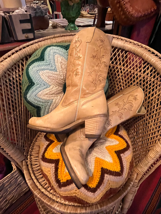 Cowgirl Boots size 9