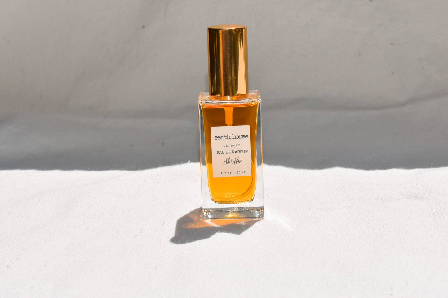 Earth Horse - Organic Perfume - Vetiver x Sandalwood x Amber: Travel / Mini