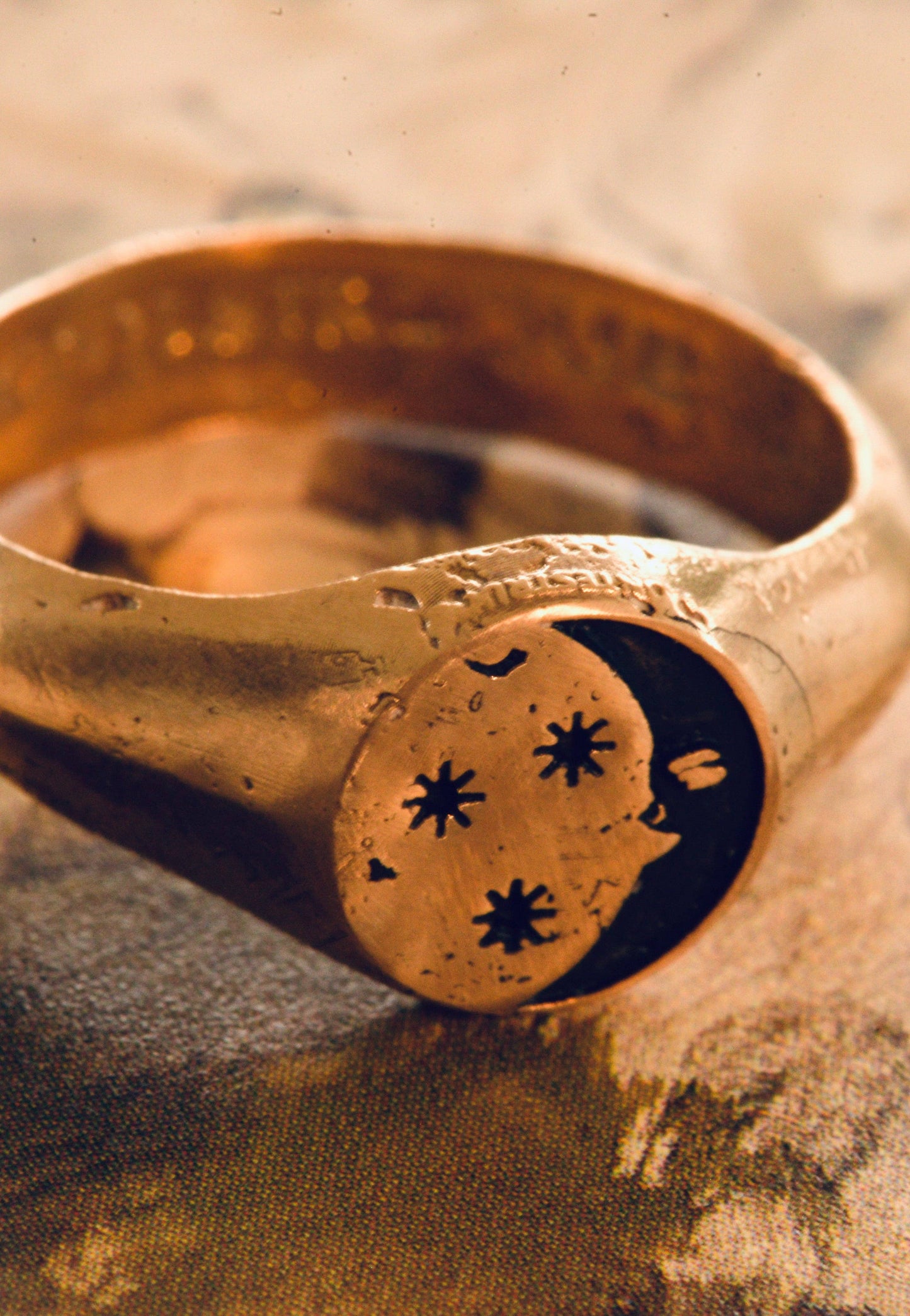 Luminance signet: Bronze / 8